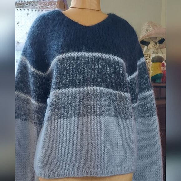 Beautiful Knit Sweater Handmade Knit NORDSTROM Size see measurements - Picture 4 of 13